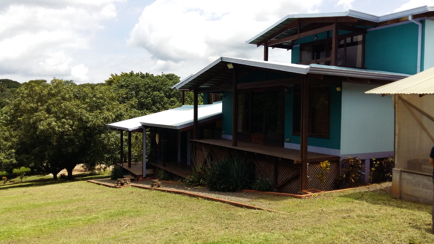 orotina-ecofriendly-house